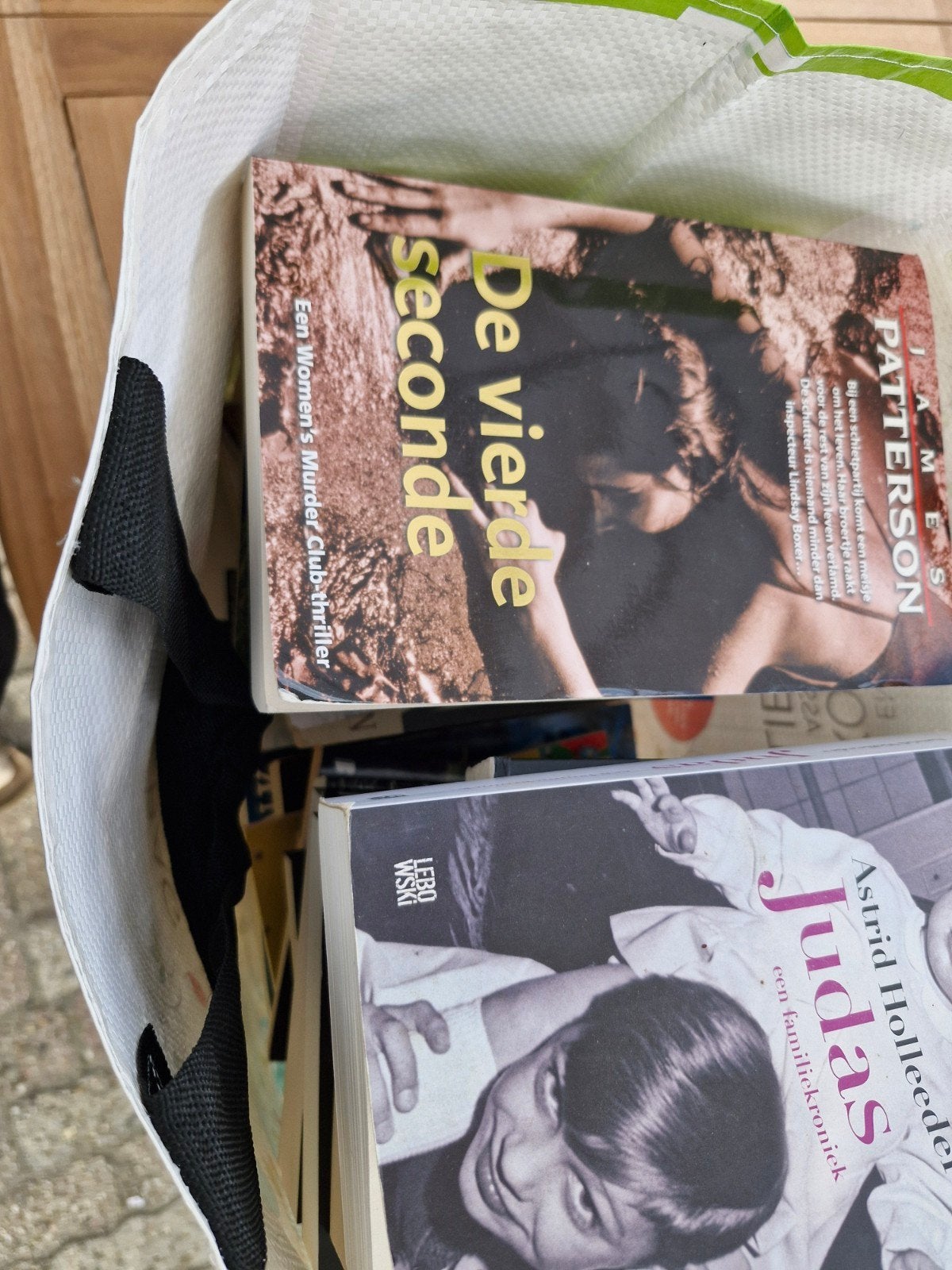 Boekenpakket: De vierde seconde & Judas, Boeken, Ophalen of Verzenden, Gelezen, James Patterson, Astrid Holleeder, Nederland