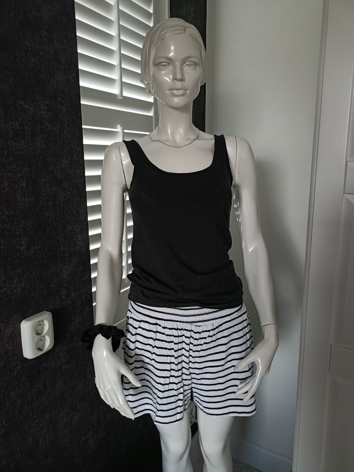 Dames short, Livera, Ophalen of Verzenden, Nieuw, Maat 38/40 (M)