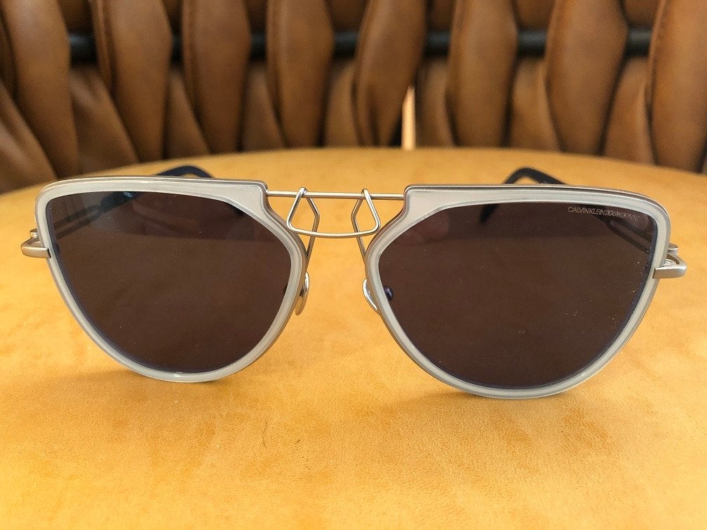 NIEUWE EXCLUSIEVE Calvin Klein ZONNEBRIL CKNYC1874S 450, Zonnebril, Blauw, Nieuw, Ophalen of Verzenden