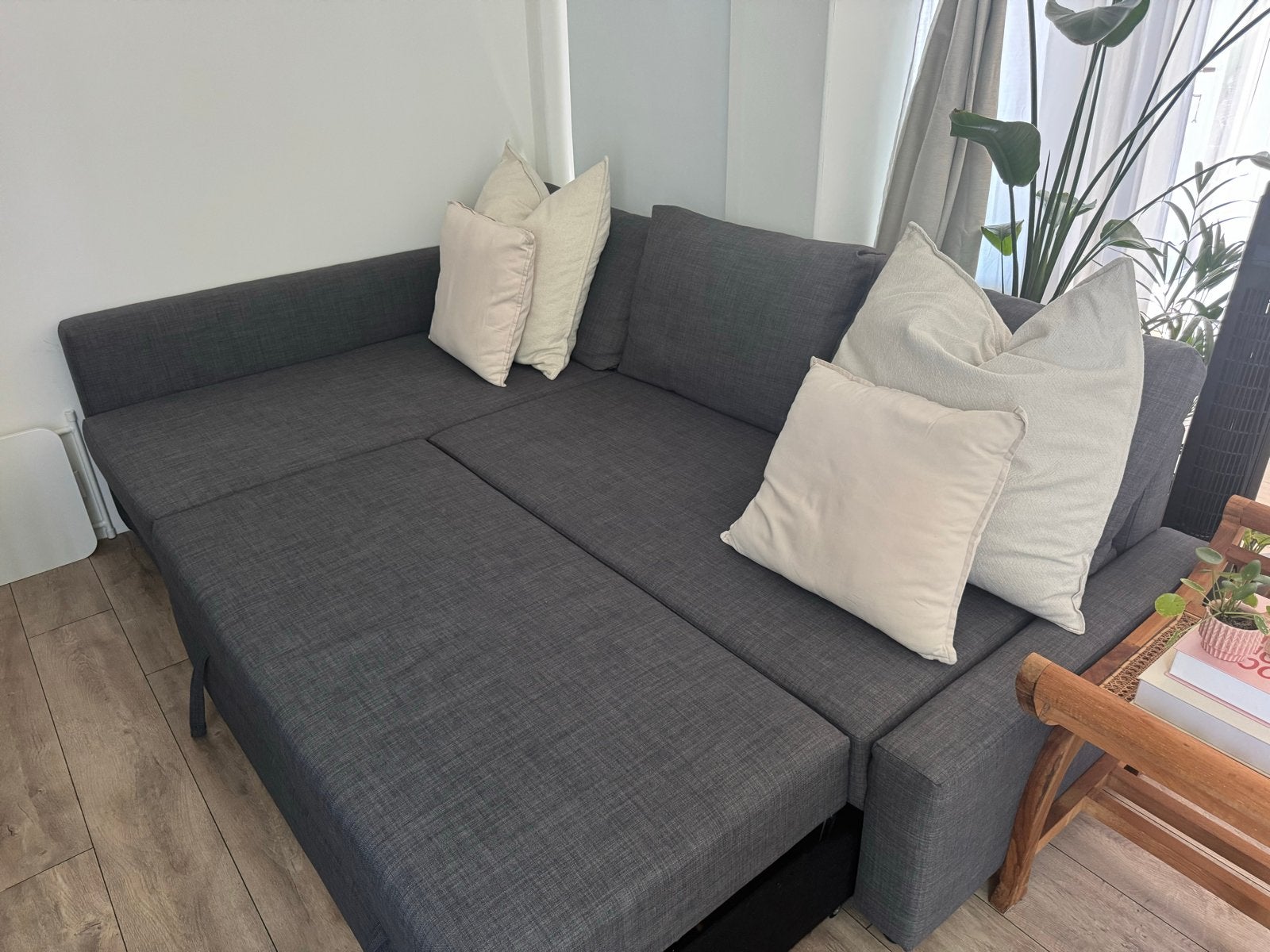 IKEA FRIHETEN slaapbank met chaise longue, donkergrijs, Huis en Inrichting, Slaapkamer | Slaapbanken, Ophalen, Gebruikt, Tweepersoons