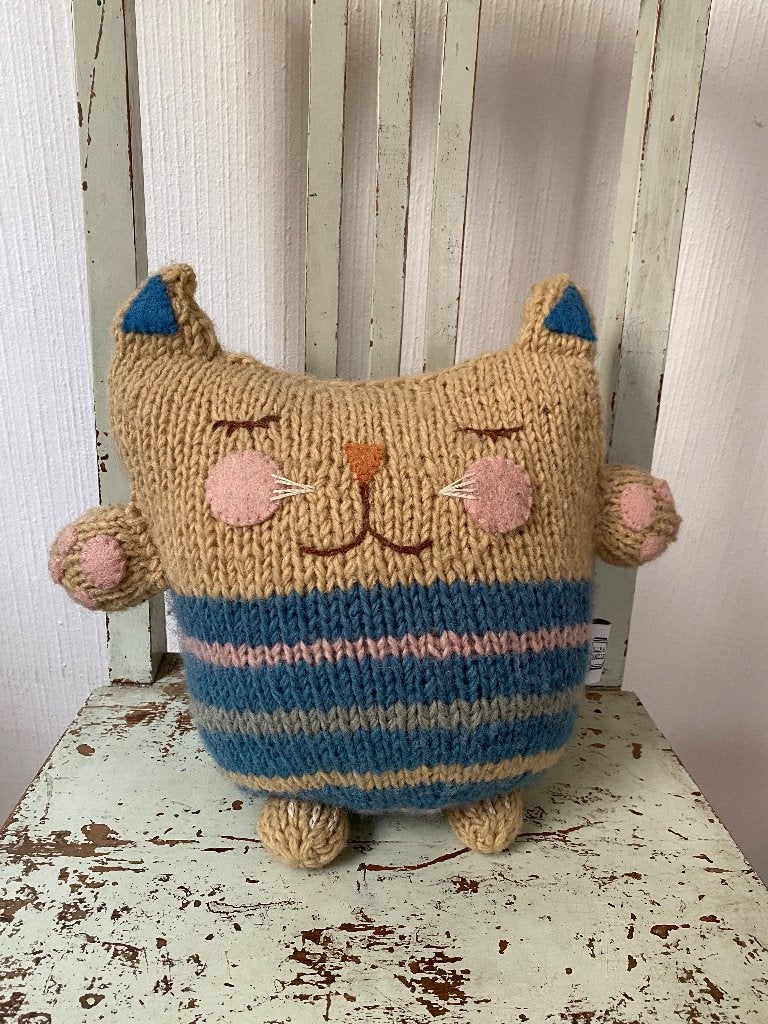 Leuke gebreide knuffel kat Dille&Kamille 100% wol, Overige merken, Overige karakters, Ophalen of Verzenden, Zo goed als nieuw