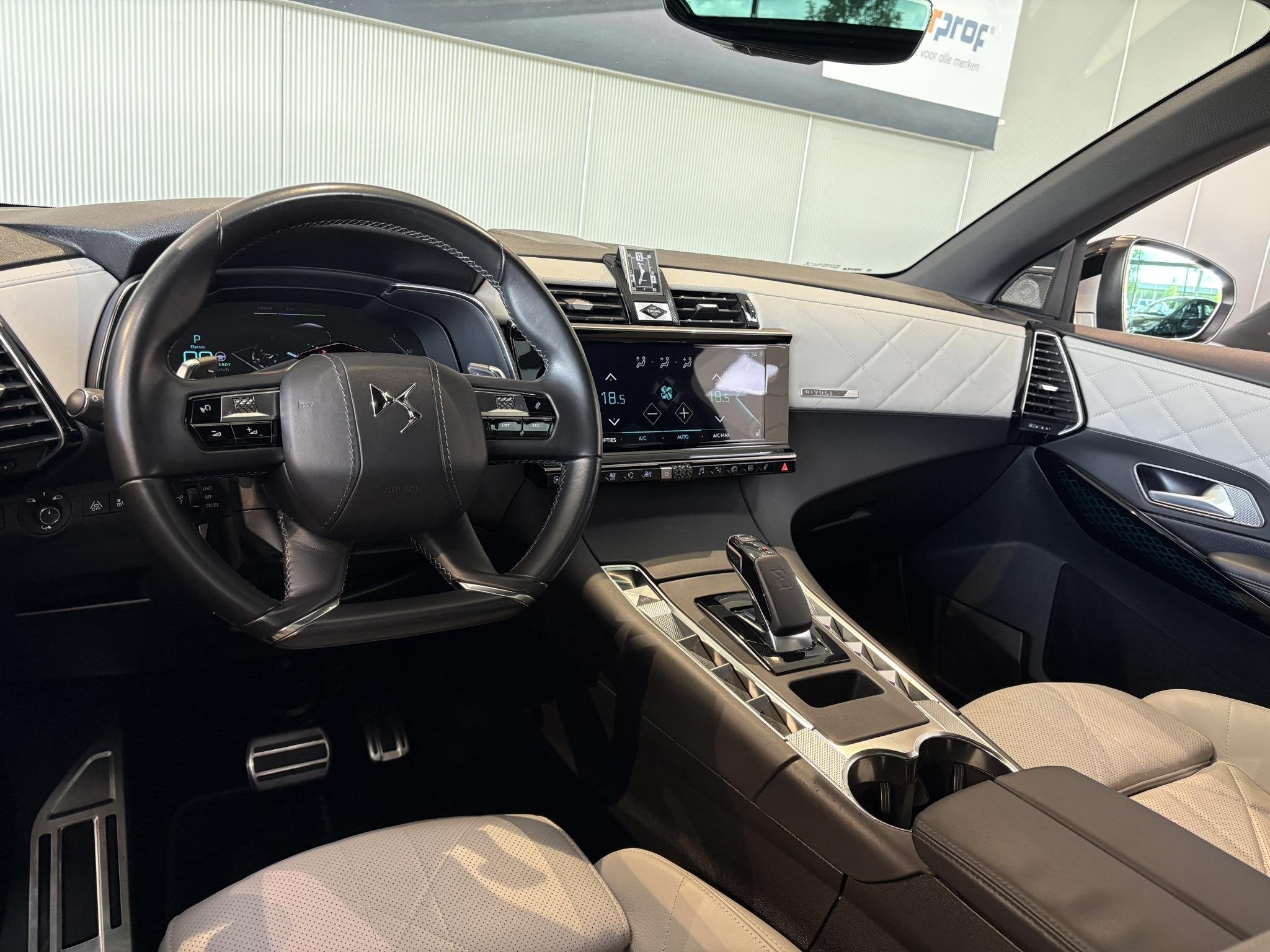 DS 7 Crossback E-Tense 4x4 Be Chic Trekhaak - Schuif-/kantel, Auto's, DS, Automaat, 1800 kg, Gebruikt, Euro 6