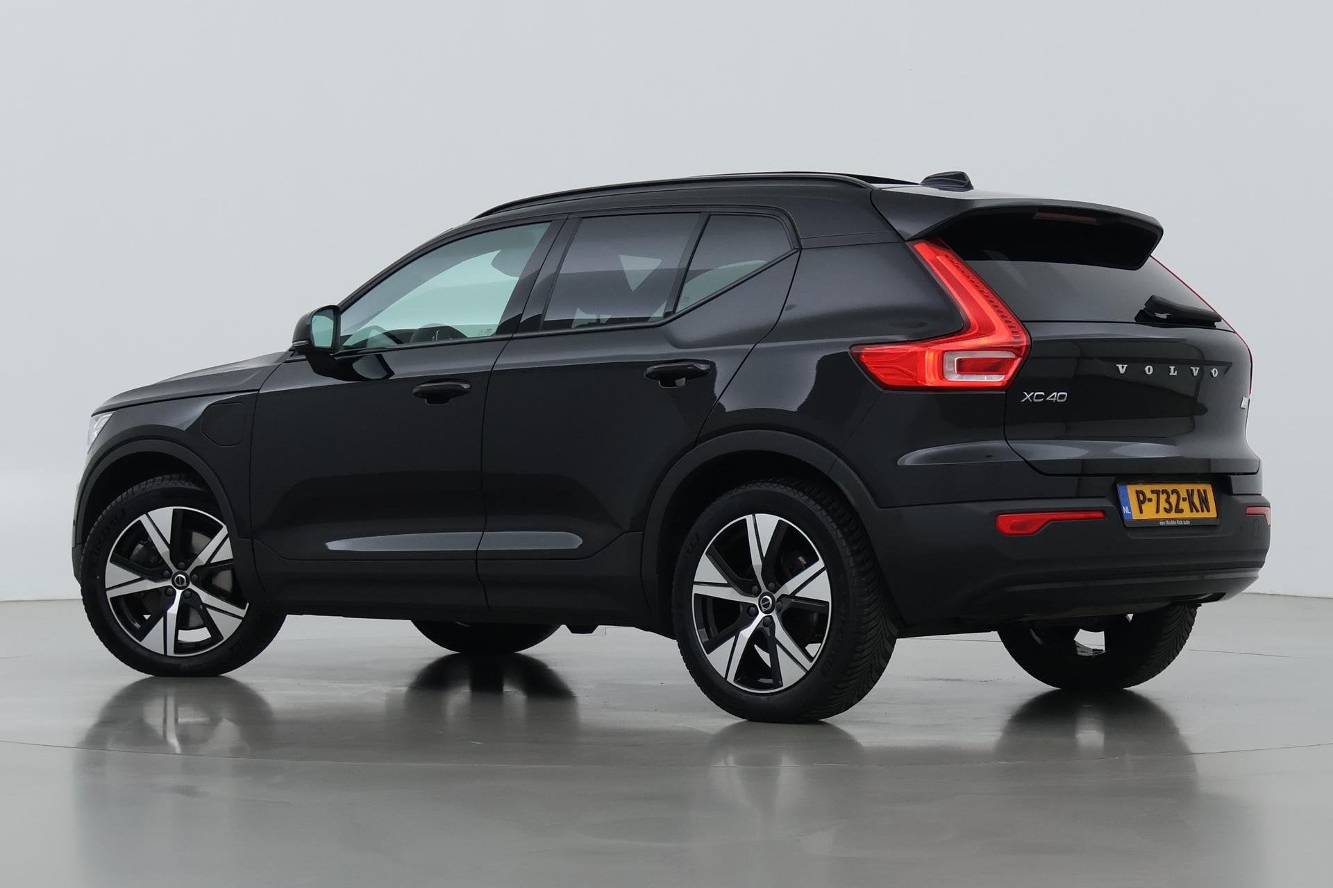 Volvo XC40 T5 Recharge R-Design | Panoramadak | 360 Camera, Auto's, Automatische klimaatregeling, Euro 6, 1712 kg, Leder en Stof