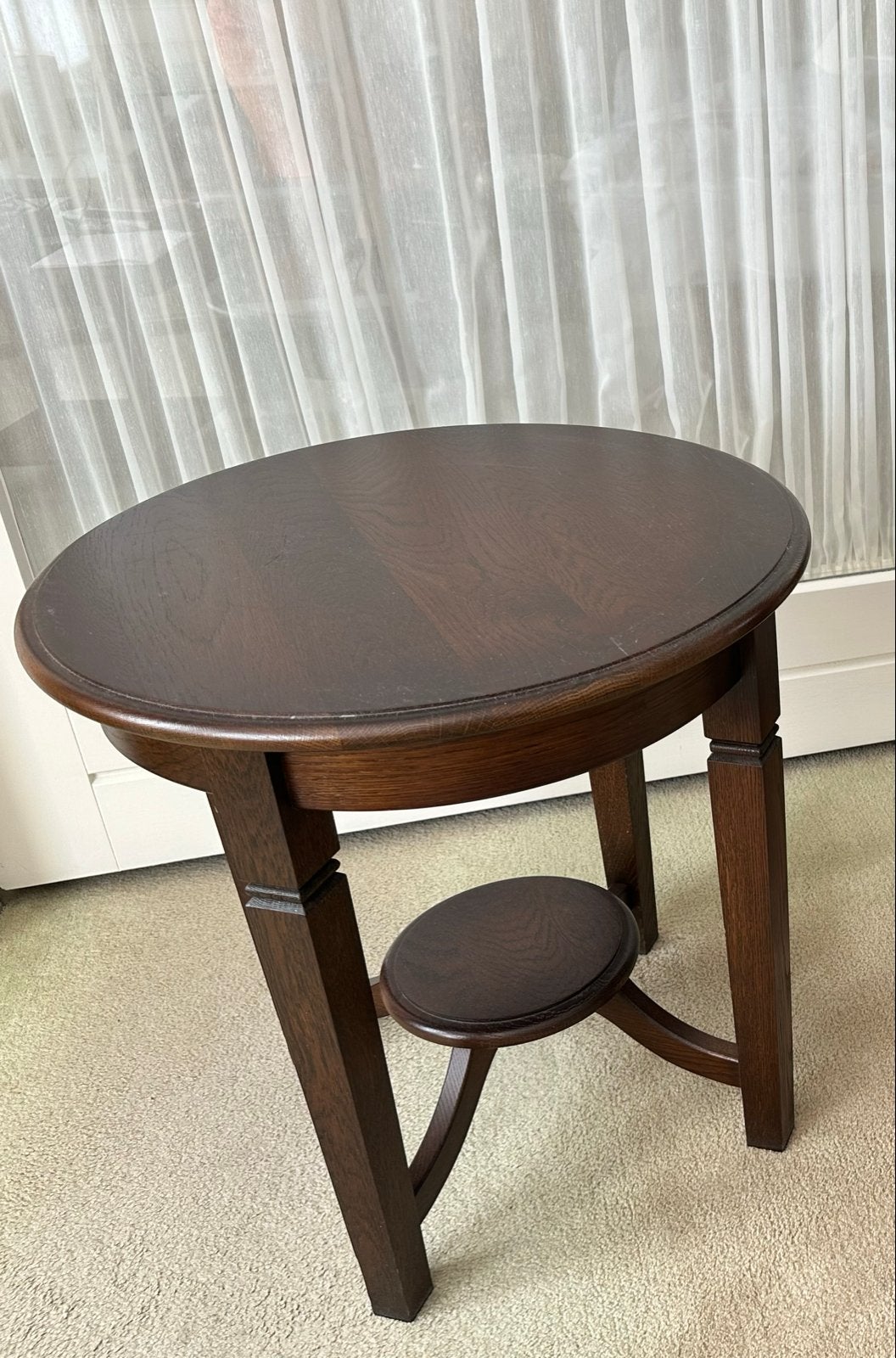 Elegante ronde bijzettafel van donker hout, Ophalen