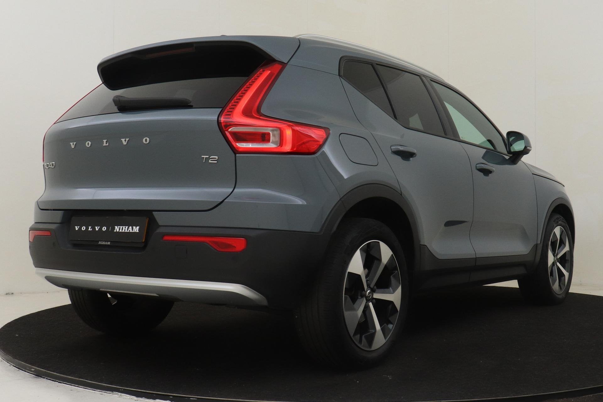 Volvo XC40 T2 AUT. CORE -CAMERA|CLIMATE|KEYLESS|PRIVACY.GLAS, Auto's, 12 maanden, Gebruikt, Euro 6, Origineel Nederlands