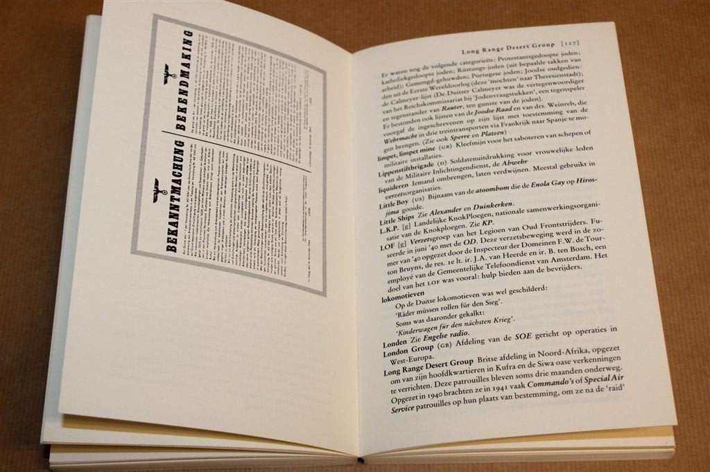 Verklarend Oorlogswoordenboek — WO2 Begrippen & Termen 1988, Ophalen of Verzenden, Tweede Wereldoorlog, Gelezen, Overige onderwerpen