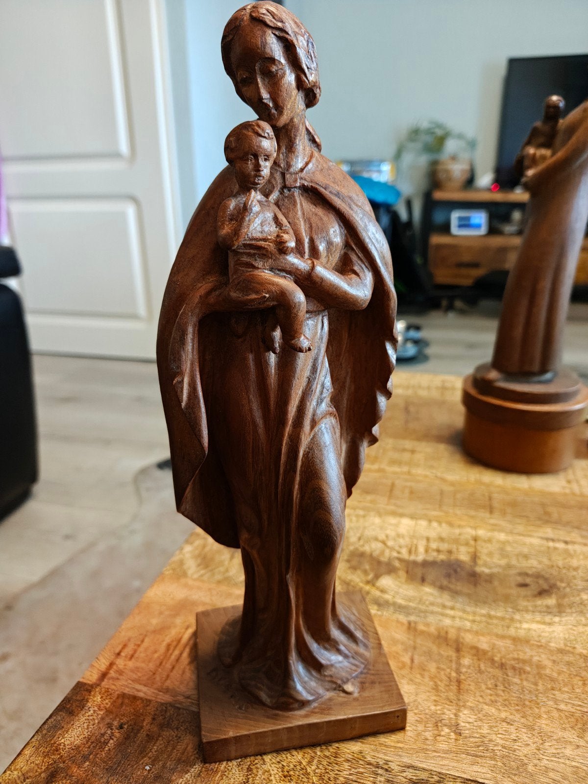 Houten beeld Maria met kind, gesigneerd Ddens, Ophalen of Verzenden