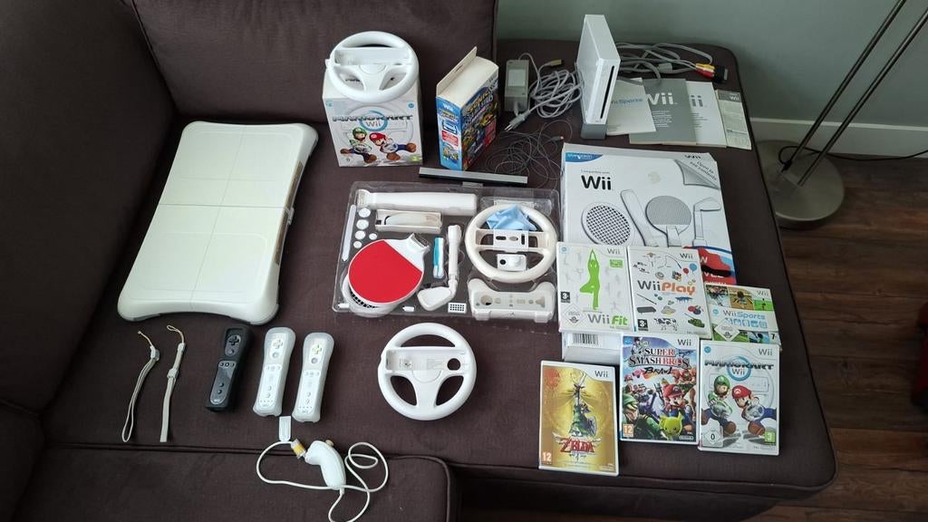 Wii Console Bundel met Balance Board, Controllers en Games, Ophalen of Verzenden, Gebruikt, Met 3 controllers of meer, Met stuurtje
