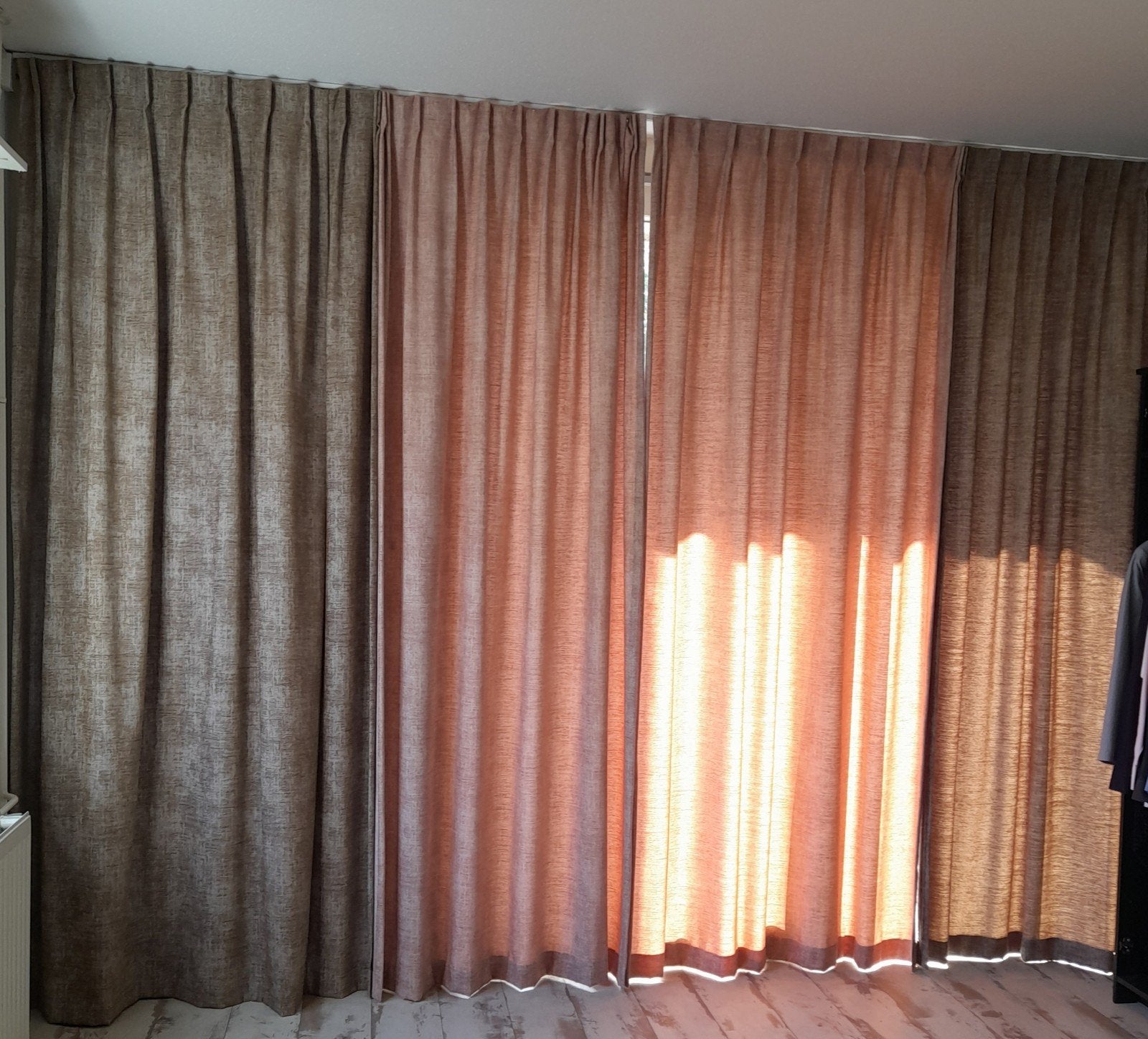 Overgordijnen Zaria beige en zachtrose (367x260 cm), Overgordijn, 367 cm, Beige, Ophalen of Verzenden