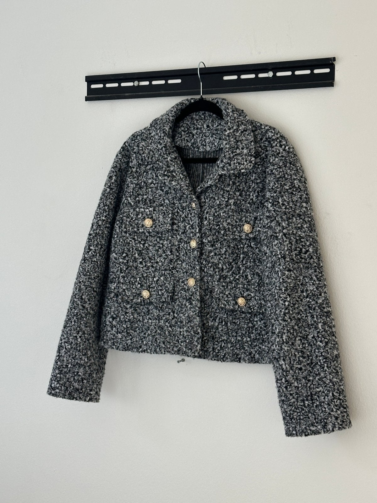 Stijlvol Zwart/Wit Bouclé Jasje met Gouden Knopen, Kleding | Dames, Jassen | Winter, Ophalen of Verzenden, Zo goed als nieuw, Maat 38/40 (M)