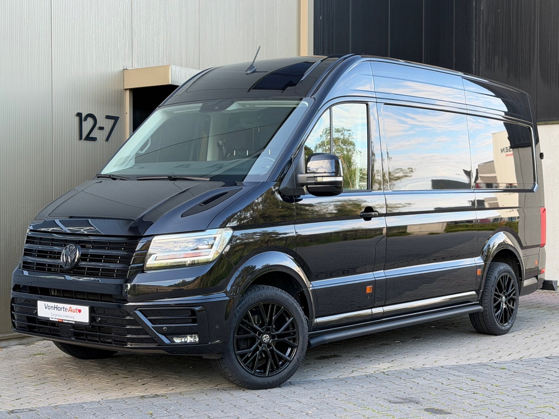 Volkswagen Crafter 35 2.0 TDI L3H3|Carplay|Dealer onderhoude, Dealer onderhouden, Gebruikt, 4 cilinders, Volkswagen