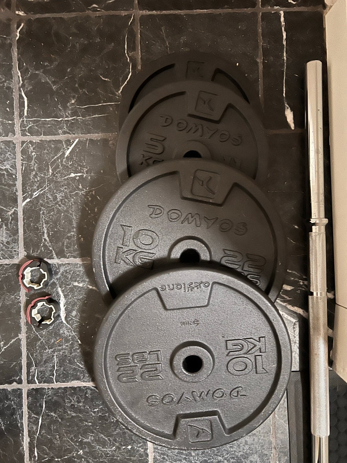 Halterset Domyos 2x10kg, 2x5kg met stang en sluitingen, Ophalen, Gebruikt, Armen, Halterset