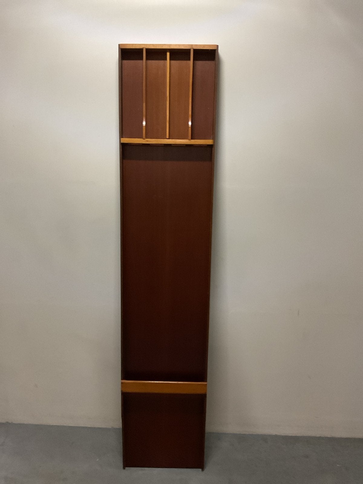 Sjoelbak met houten schijven., Ophalen
