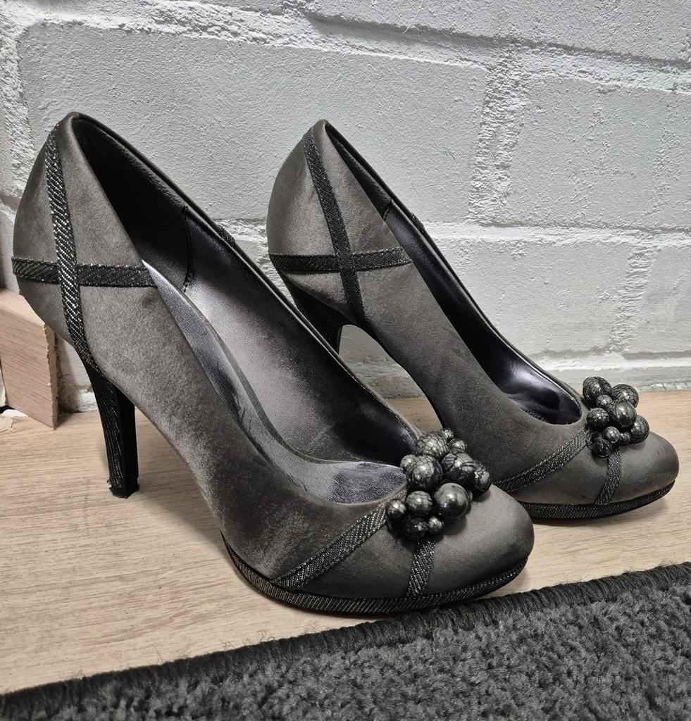 Pumps zilver maat 38 hakken, Ophalen of Verzenden, Zo goed als nieuw, Overige kleuren