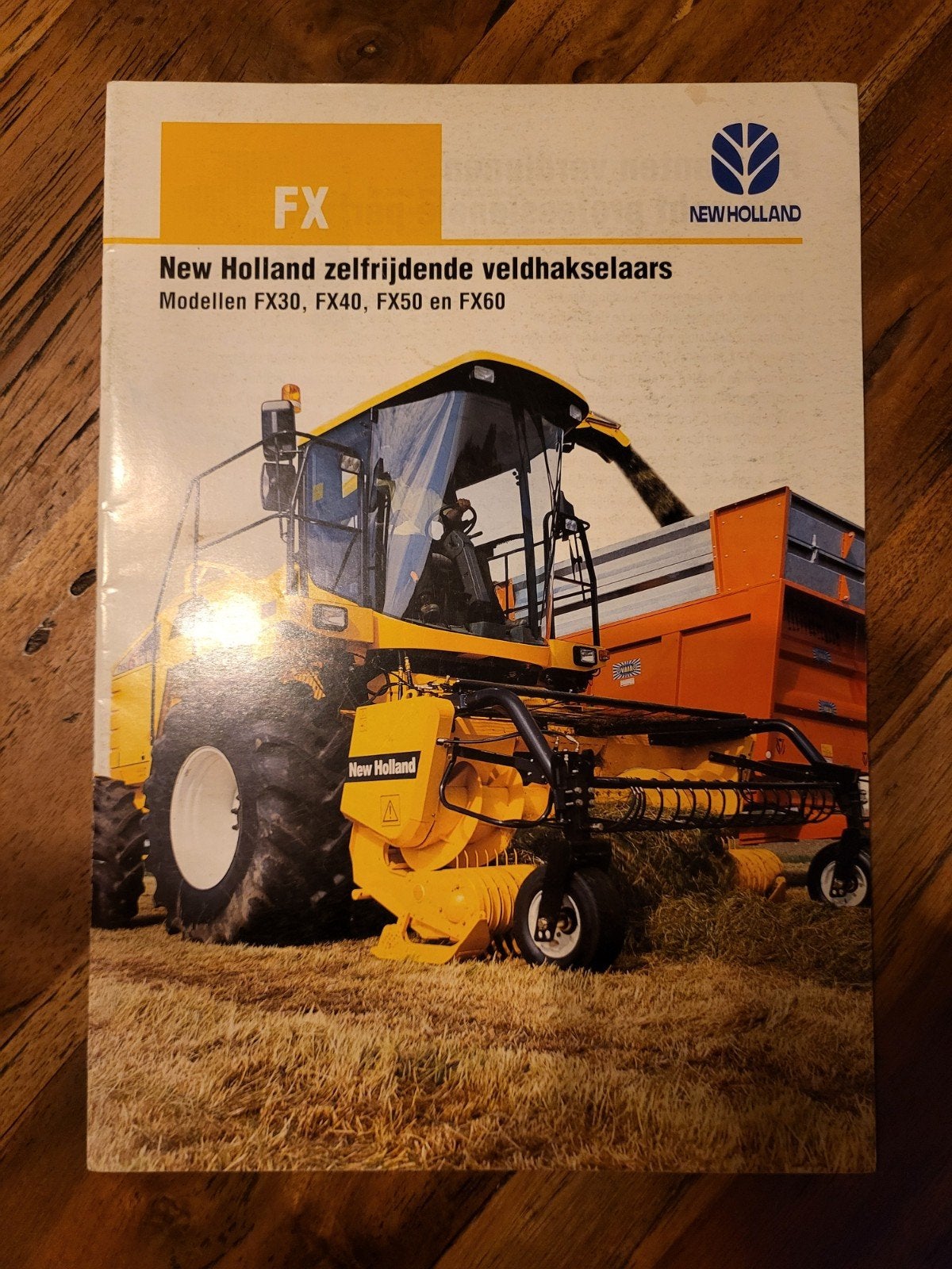 tractor folder New Holland FX veldhakselaars, Boeken, Ophalen of Verzenden, Zo goed als nieuw