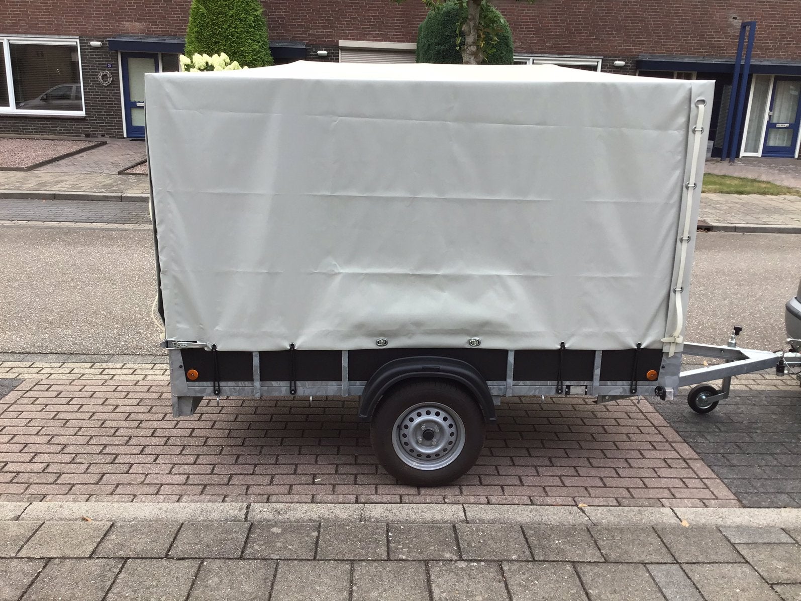 Te koop aanhanger met huif in nieuwstaat, Auto diversen, Aanhangers en Bagagewagens, Ophalen, Zo goed als nieuw