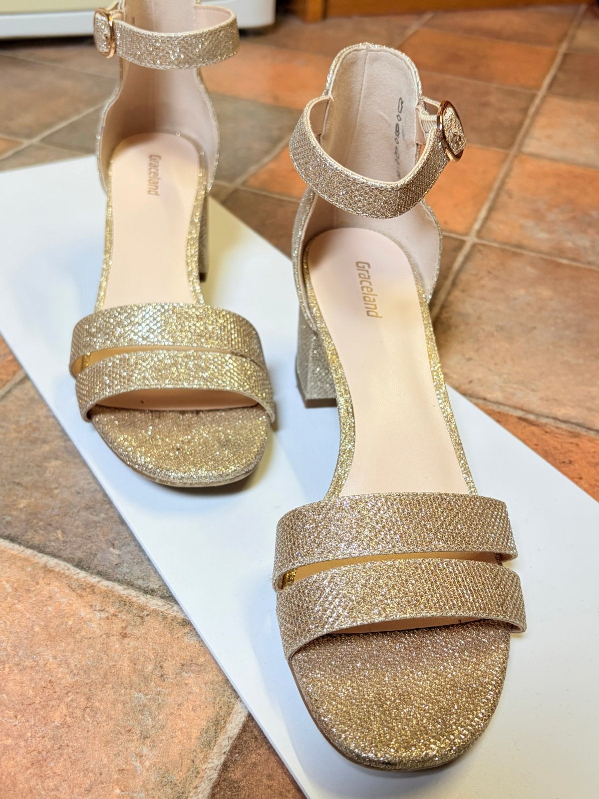Graceland gouden hakken maat 39 - perfect voor gala!, Pumps, Overige kleuren, Ophalen of Verzenden, Zo goed als nieuw