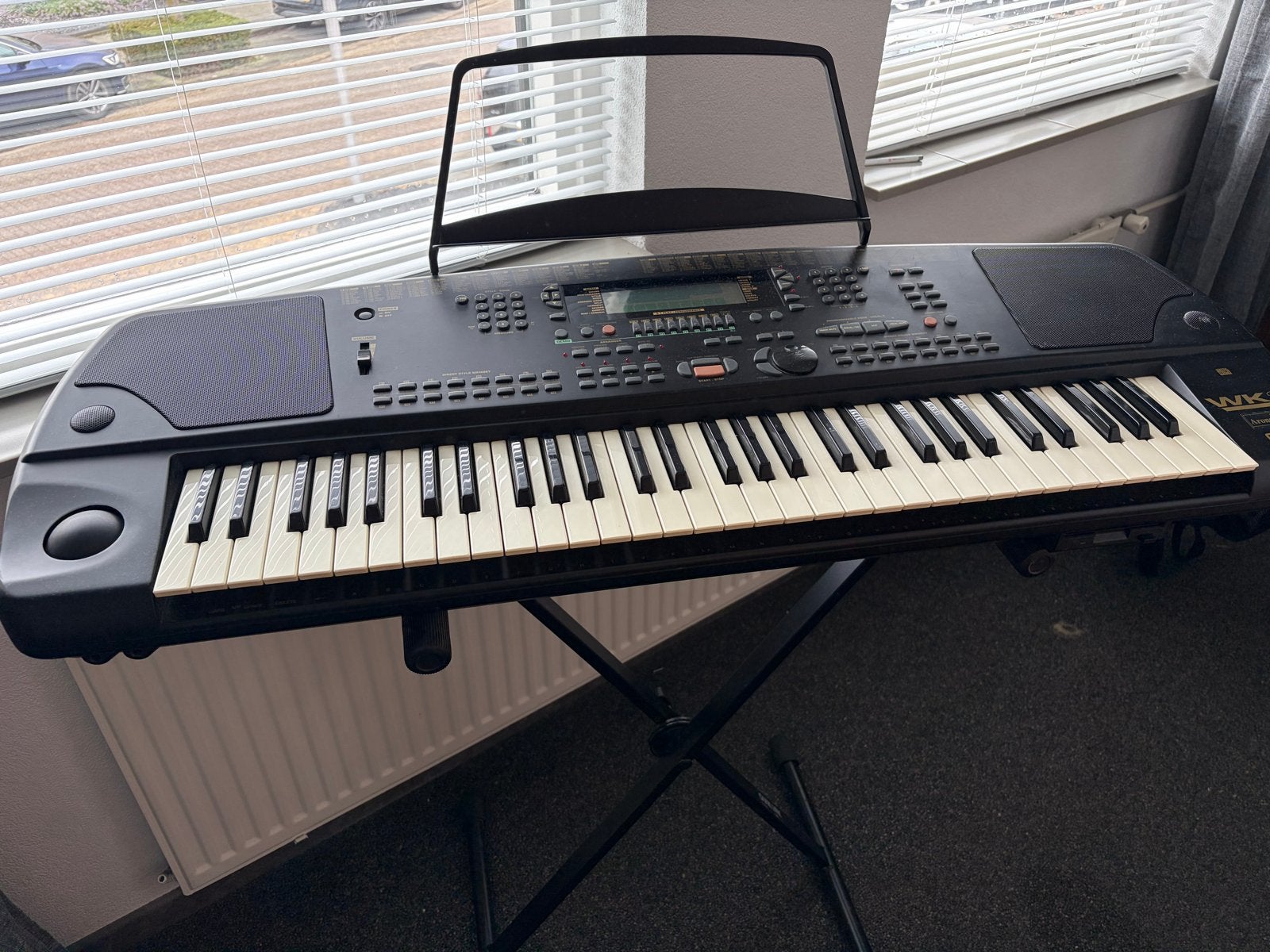 GEM WK2 World Keyboard met standaard, Aanslaggevoelig, 61 toetsen, Gebruikt, Gem