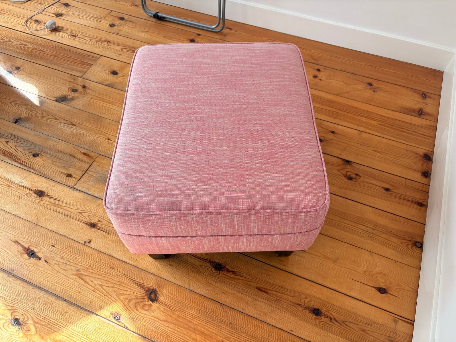 Roze poef - comfortabel en stijlvol, Huis en Inrichting, Ophalen, Gebruikt, Stof, Rechthoekig