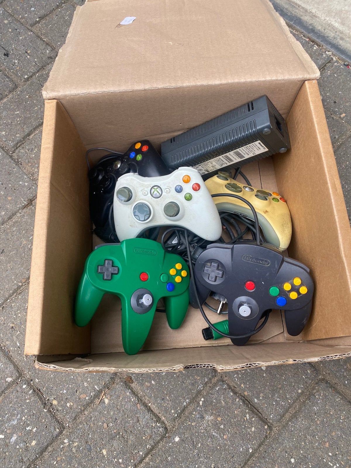 Partij xbox nintendo 64 controllers kabels, Ophalen, Overige genres, 1 speler, Zo goed als nieuw