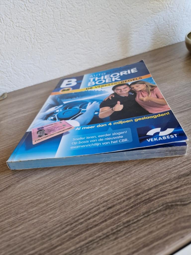 Vekabest Auto Theorieboek B - De Verkeersregels, Ophalen of Verzenden, Gelezen, Algemeen, Vekabest