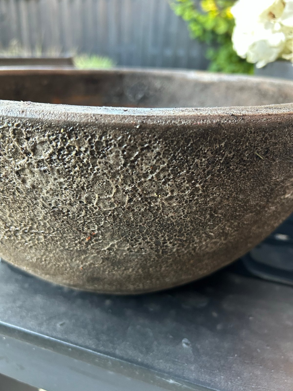 Decoratieve bloempot/schaal van steen, 25 tot 40 cm, Steen, Gebruikt, Rond