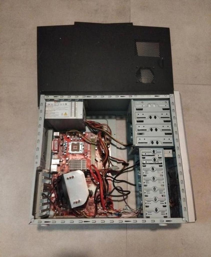 Computerkast voor onderdelen zonder processor, geheugen, har, Computers en Software, Computerbehuizingen, Ophalen of Verzenden
