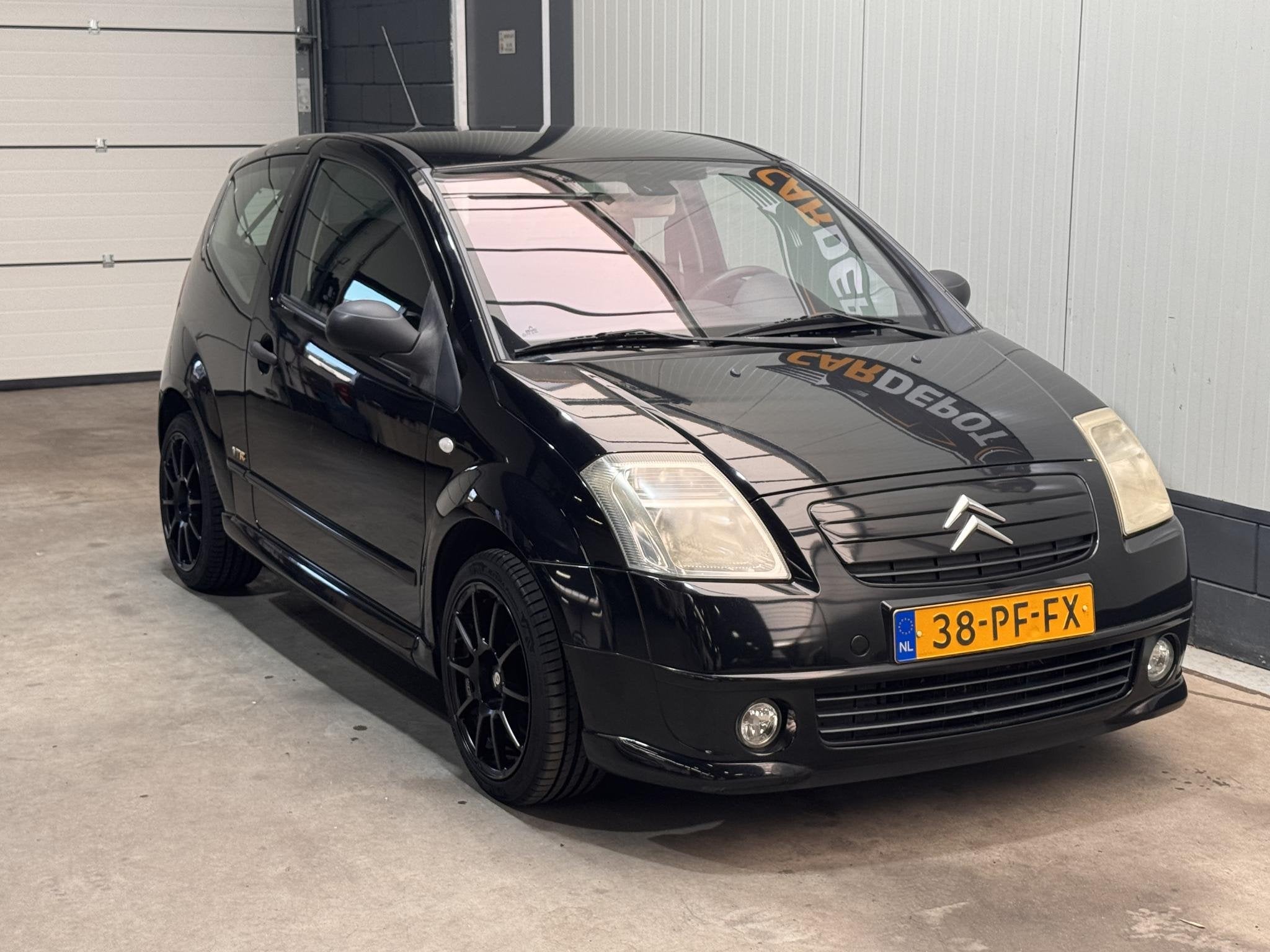 Citroen C2 1.4i VTR Vol Jaar APK, Voorwielaandrijving, 4 cilinders, 4 stoelen, Zwart