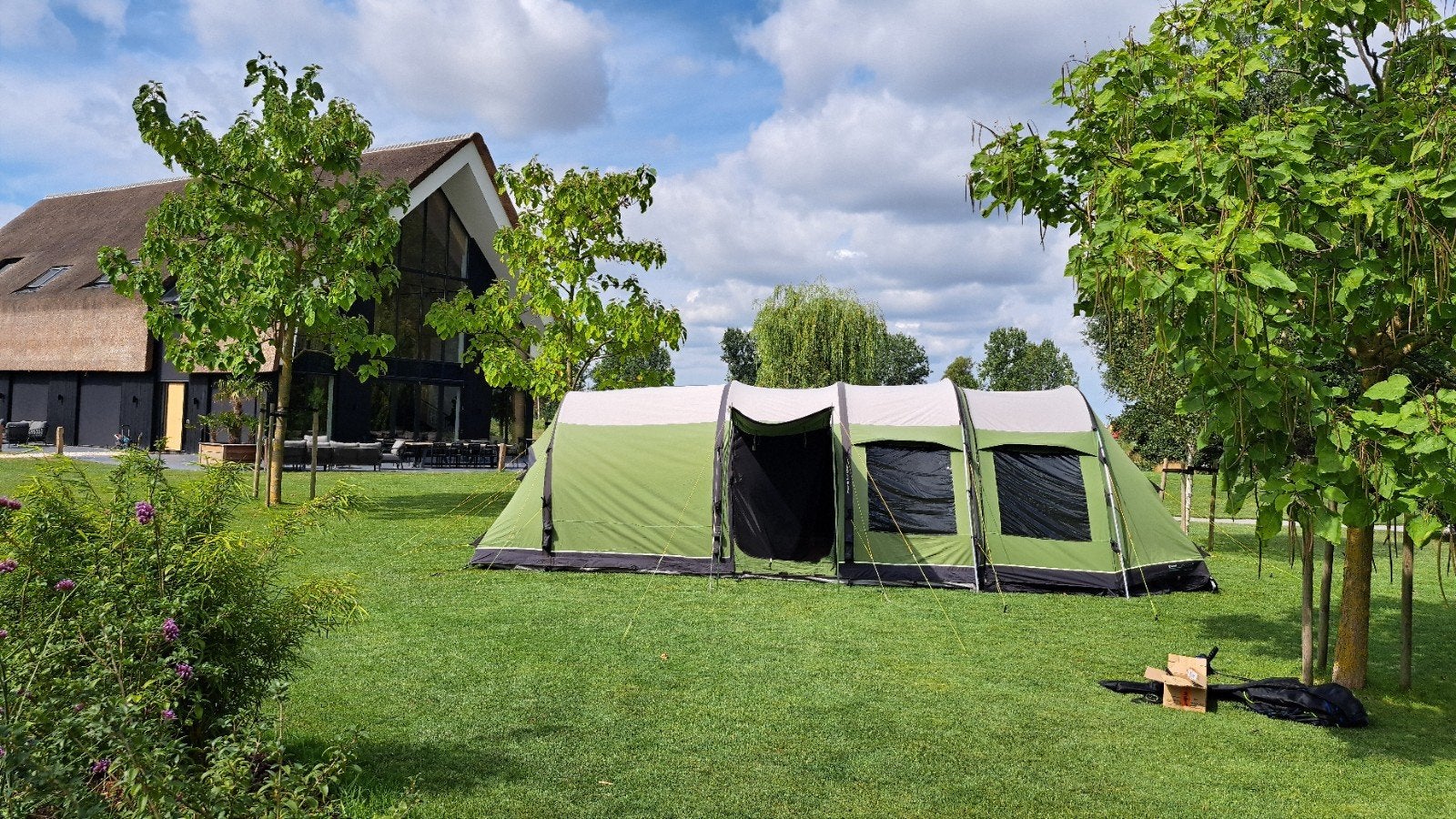 Outwell Phoenix ATC 7 opblaasbare familietent, Caravans en Kamperen, Ophalen, Gebruikt, Meer dan 6