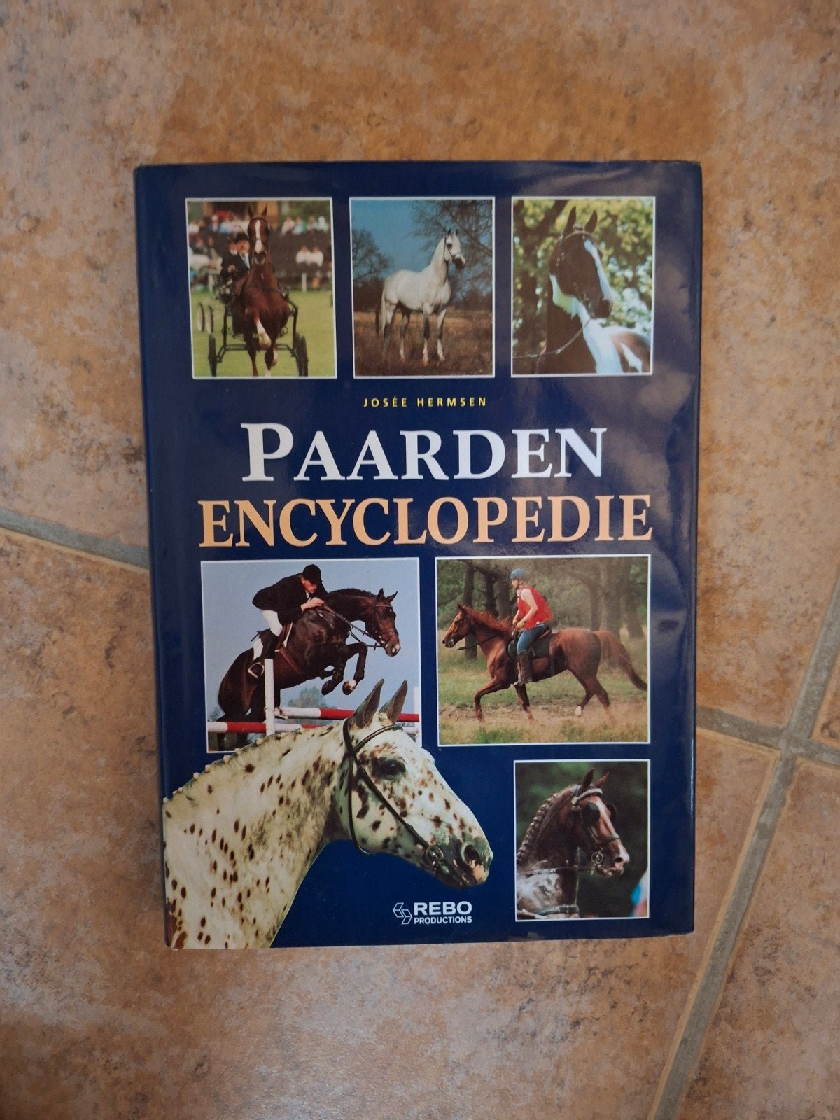 Boek: Paarden Encyclopedie, Boeken, Ophalen of Verzenden