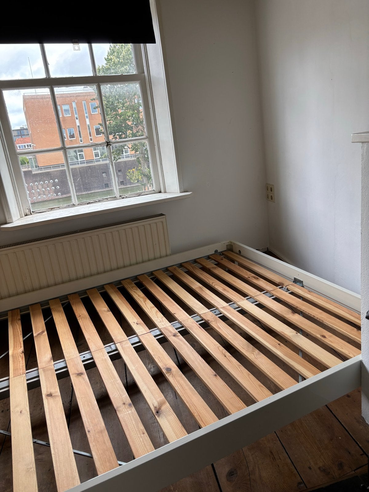 Bed: bedframe met lattenbodem en matras, Ophalen, Gebruikt, Wit, Tweepersoons