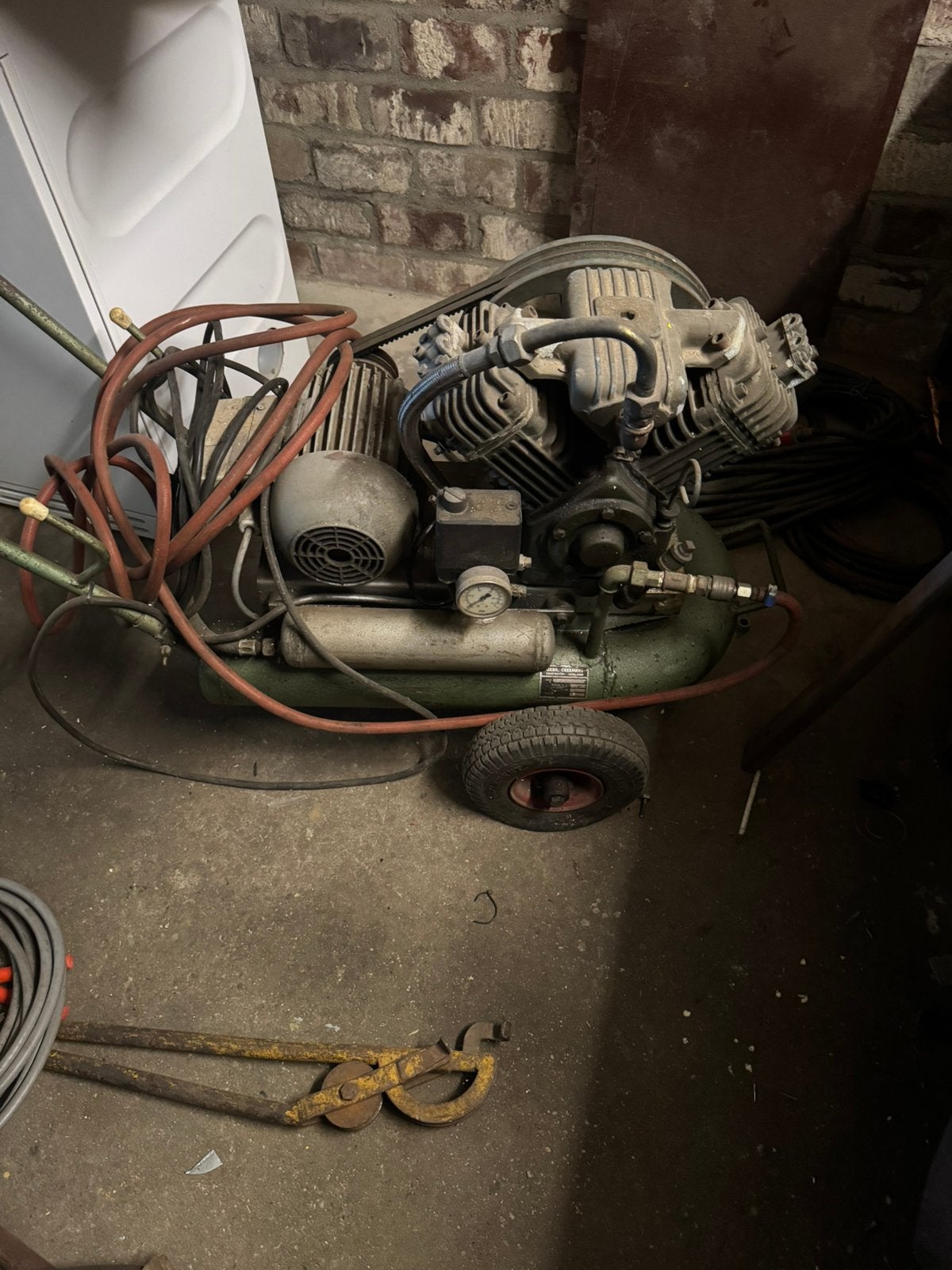 2 compressor een roda en een 4 cyl leger compressor, Ophalen, Gebruikt, Minder dan 200 liter/min