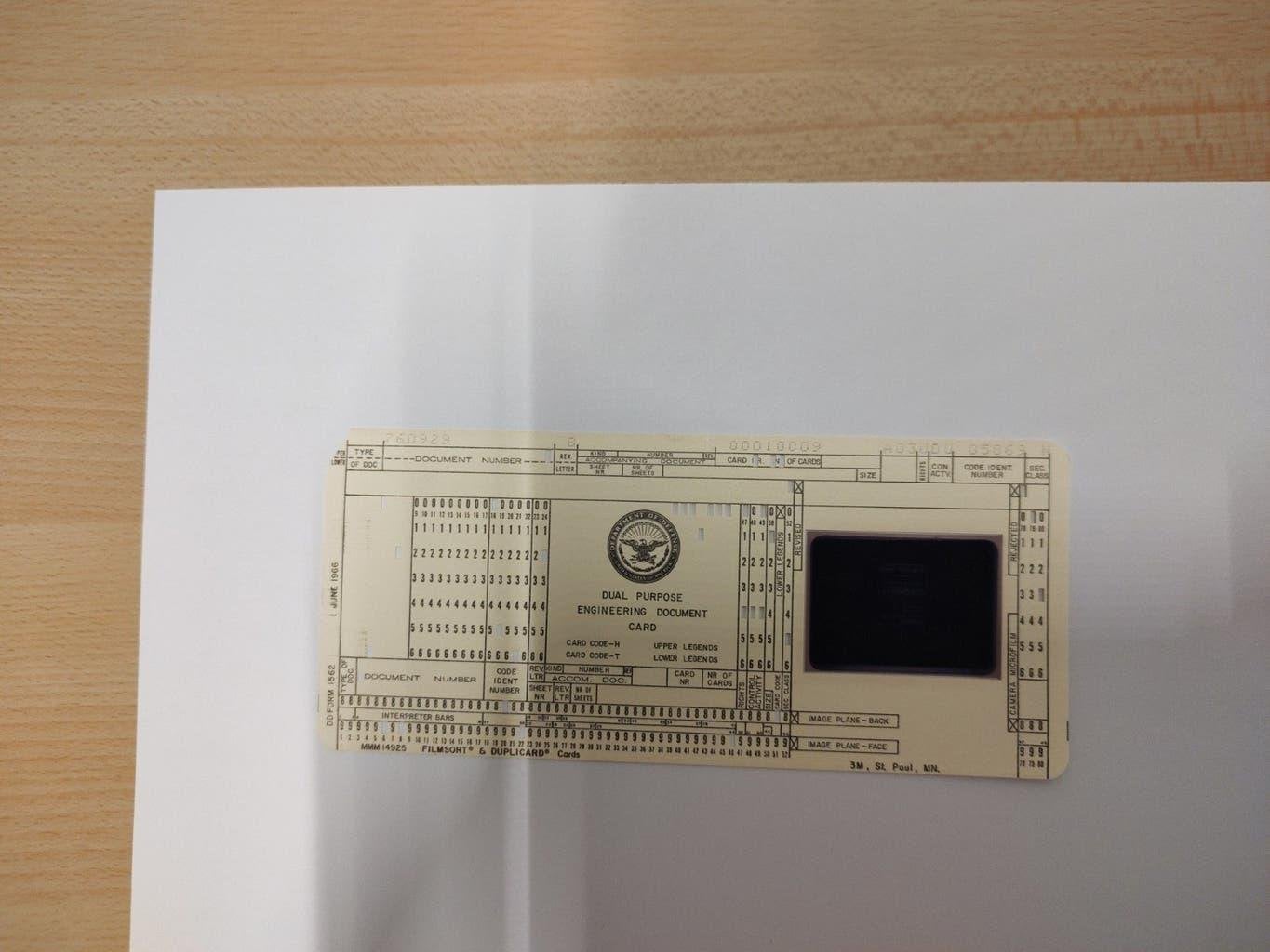 vintage computing: punch card with microfiche, Ophalen of Verzenden