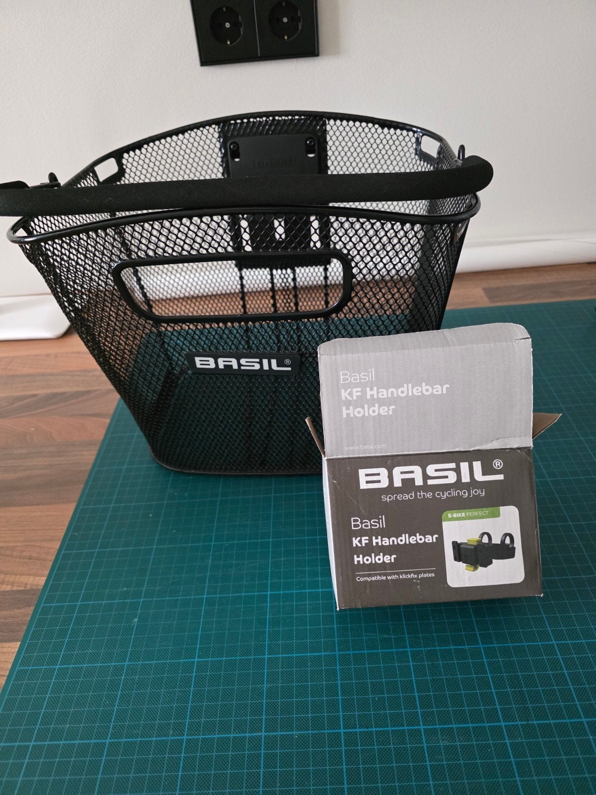 Basil Fietsmand met stuurbevestiging, Ophalen, Stuurbevestiging, Basil, Nieuw