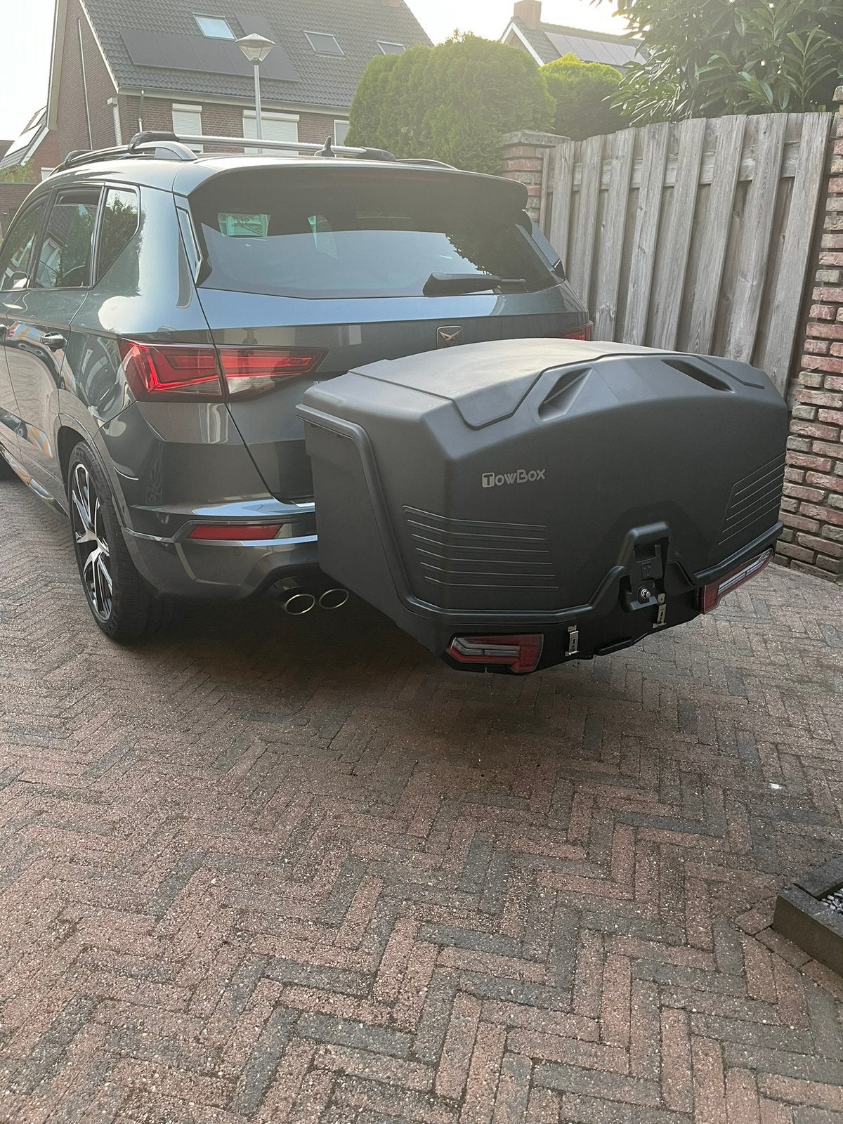 Te huur trekhaak koffer Tow Box 330L, Auto diversen, Dakkoffers, Ophalen, Zo goed als nieuw