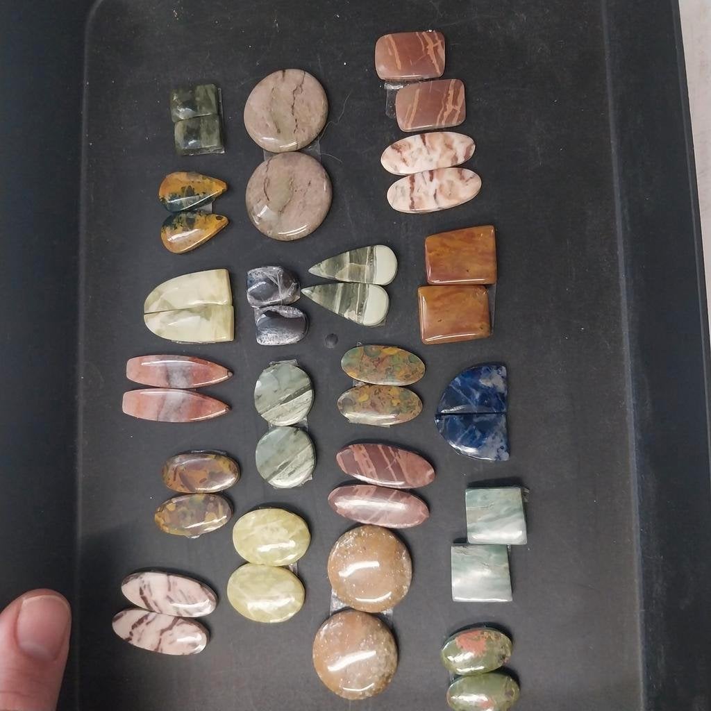 Lot met verschillende cabochon paartjes oorbellen, Ophalen of Verzenden, -, -, -