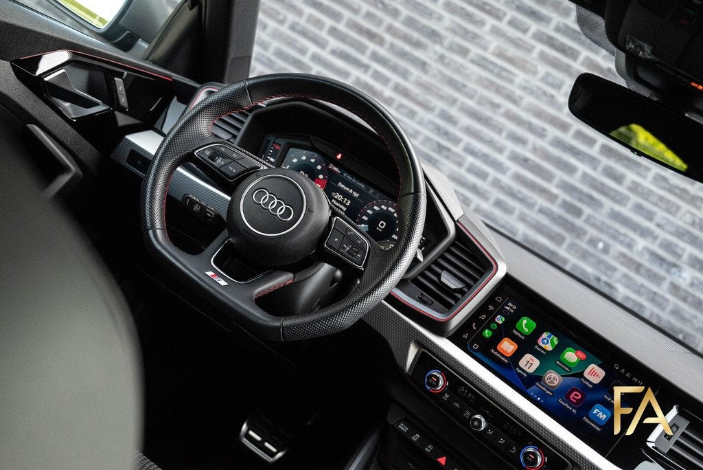 Audi A1 Sportback 40 TFSI S Line 204PK|Sfeer|SLine, 15 km/l, 4 cilinders, 1984 cc, Leder en Stof