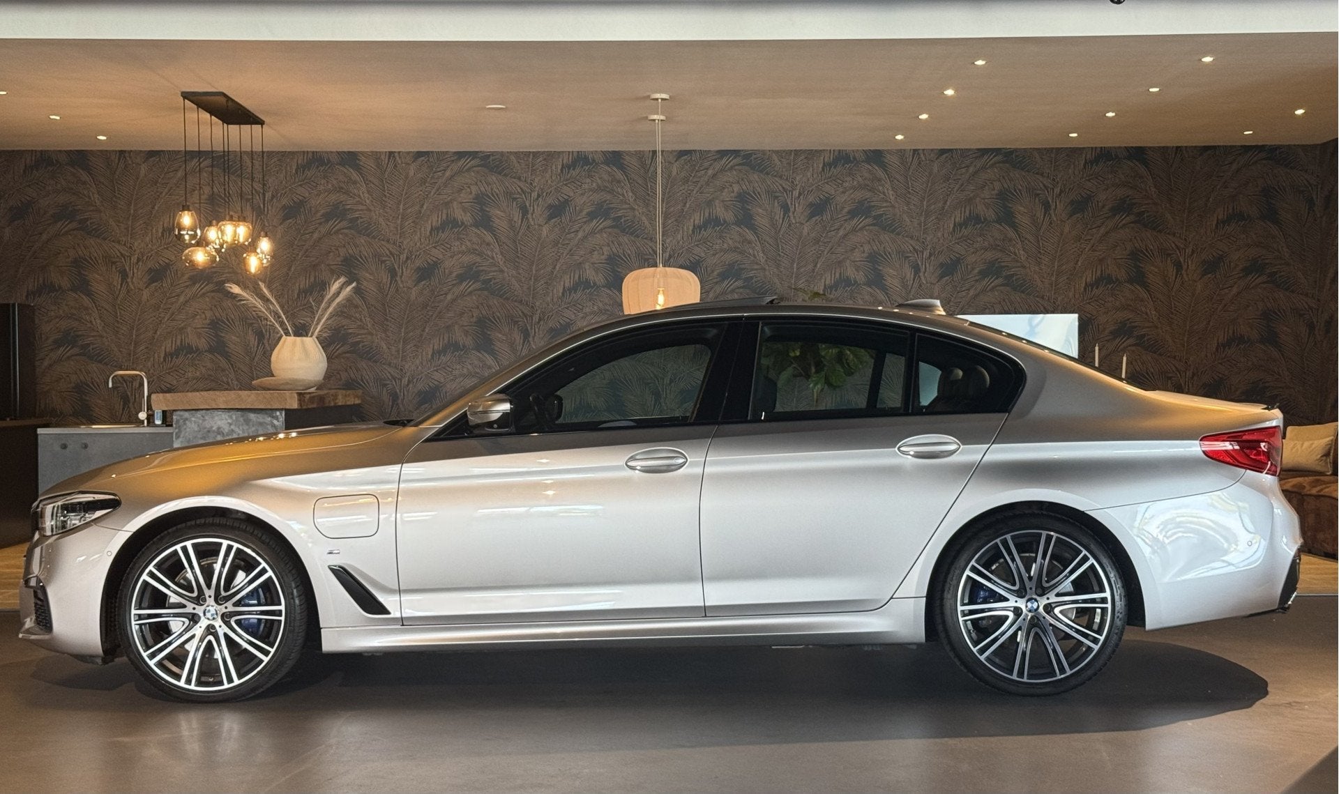 BMW 5 Serie 530e High Exe I Nappa I 20" I 360 cam I Virtual, Auto's, BMW, 1998 cc, Achterwielaandrijving, Gebruikt, 4 cilinders