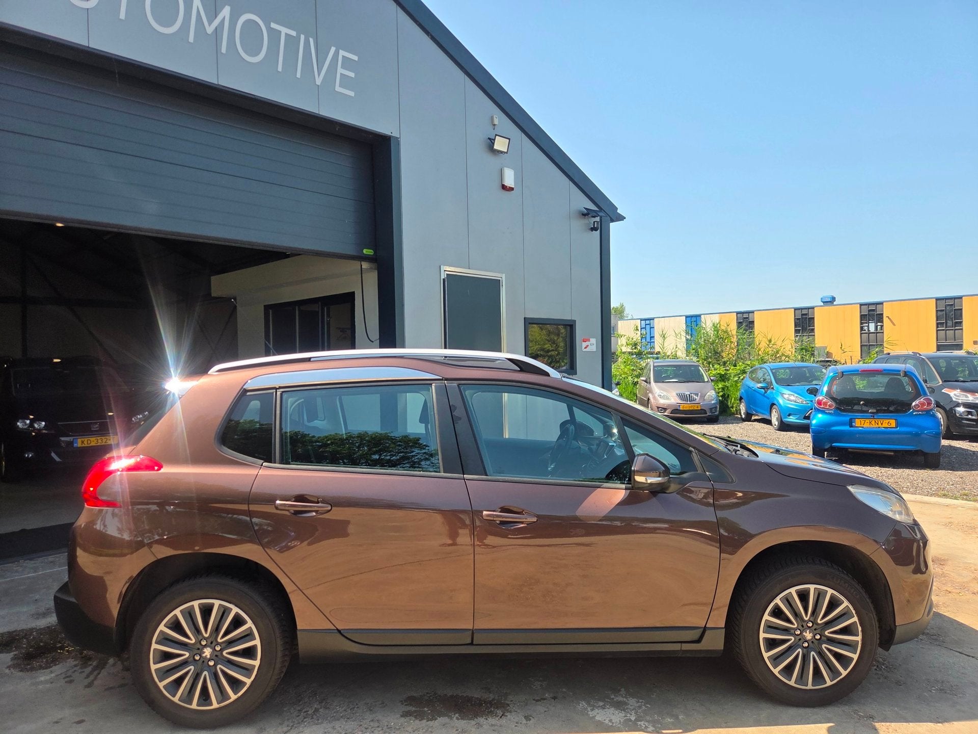 Peugeot 2008 1.2 VTi Active | PDC | Airco, Auto's, Voorwielaandrijving, Euro 5, Stof, Zwart