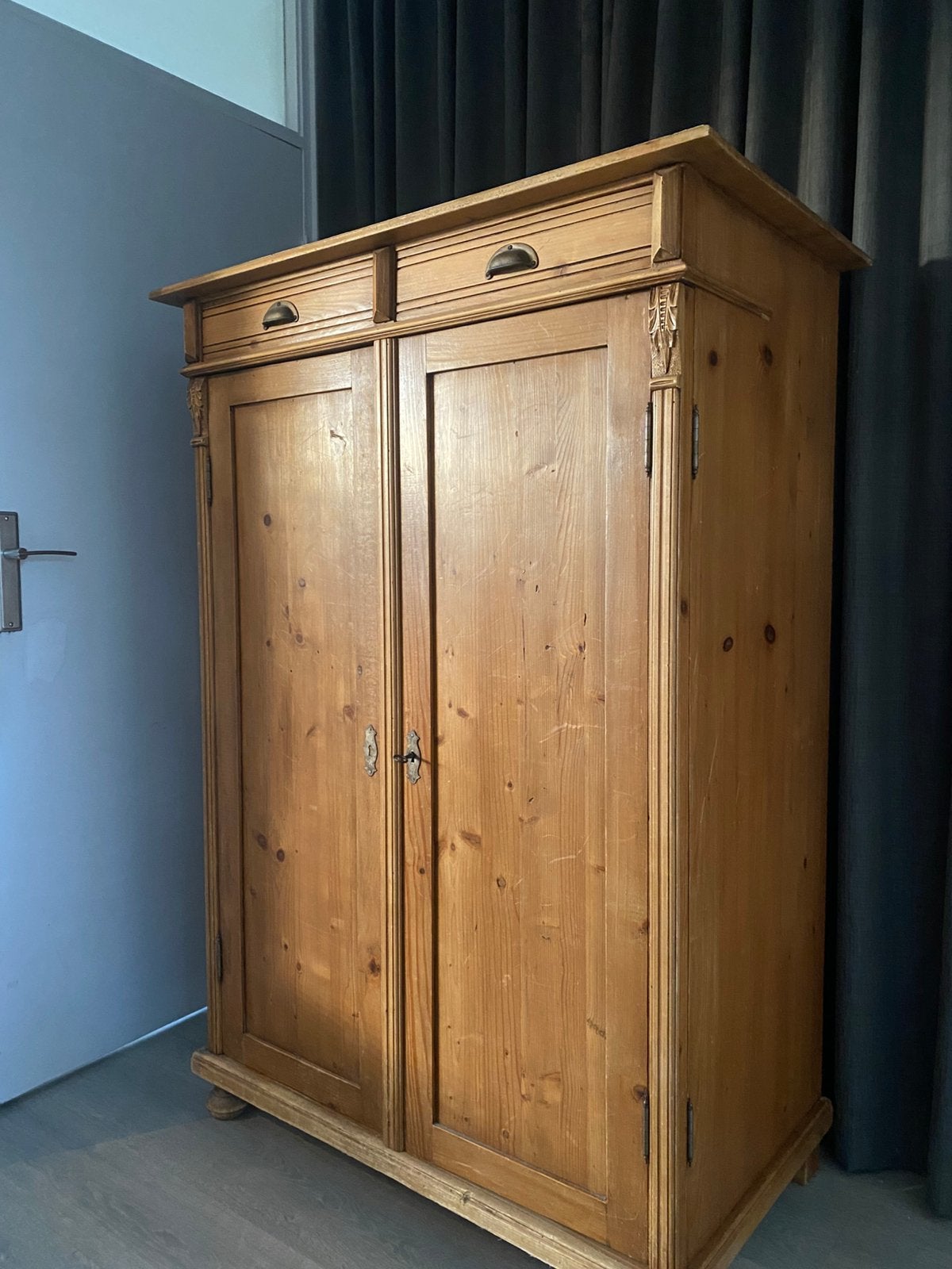 Antieke grenen kast, Ophalen
