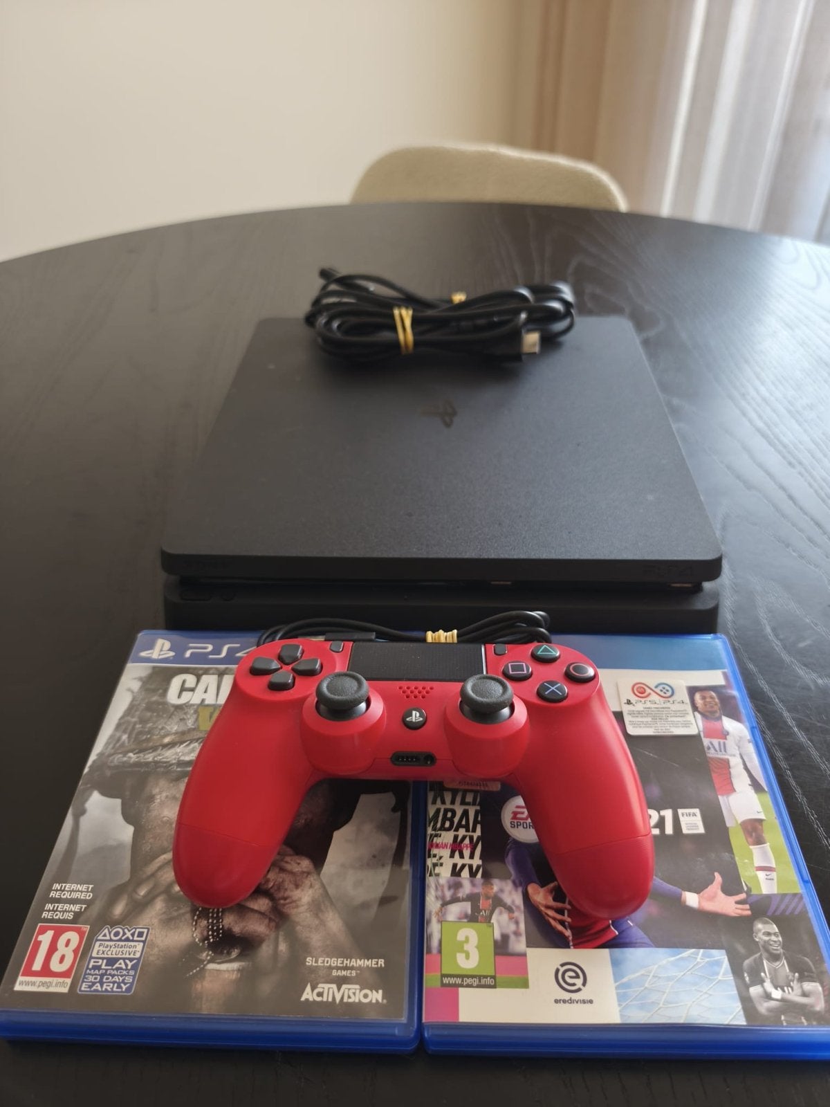 Playstation 4 Slim Disk Editie + FIFA 21 & CoD WW2 + Control, Ophalen of Verzenden, Met 1 controller, Slim, Gebruikt