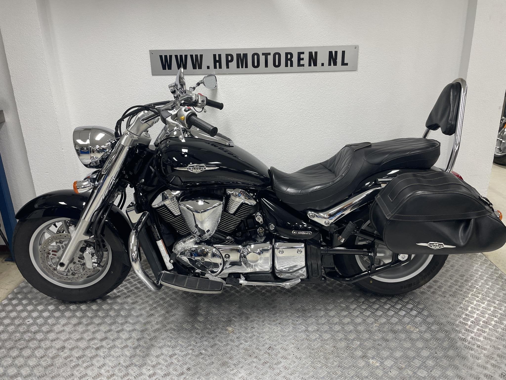 Suzuki C 1800 R VZR 1800 M INTRUDER BLACK BOVAGGARANTIE, Motoren, Motoren | Suzuki, Chopper, Bedrijf, Meer dan 35 kW, Lange Dreef 12
4131 NH  Vianen, NL