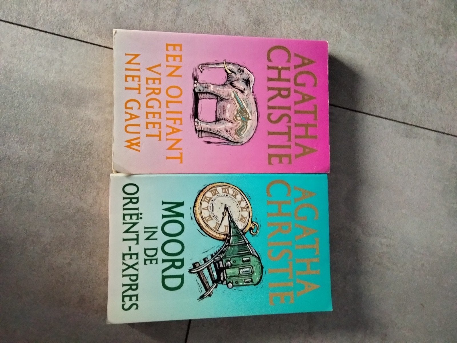 Moord in de Oriënt-Expres & Een olifant ver, Ophalen of Verzenden, Gelezen, Agatha Christie