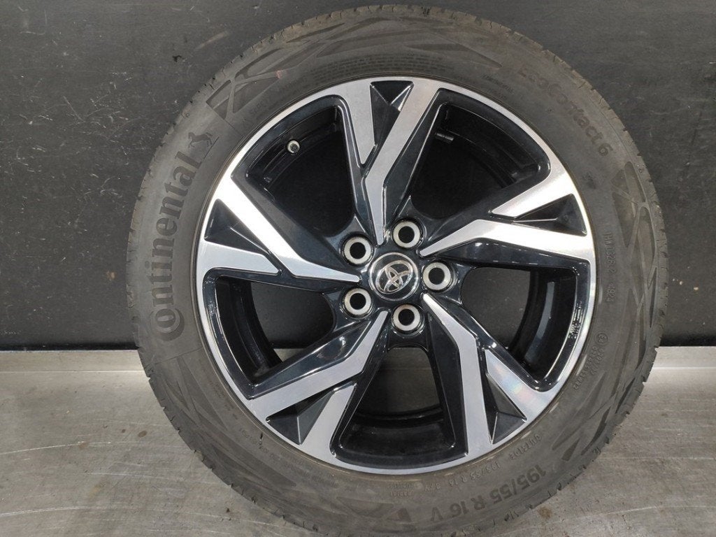 Velg + band Toyota Yaris (195-55-R16), Auto-onderdelen, Gebruikt, 16 inch, Banden en Velgen, Ophalen of Verzenden