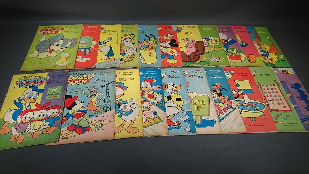 Donald Duck  22 verschillende nummers  uit 1961, Boeken, Meerdere stripboeken, Ophalen of Verzenden, Gelezen