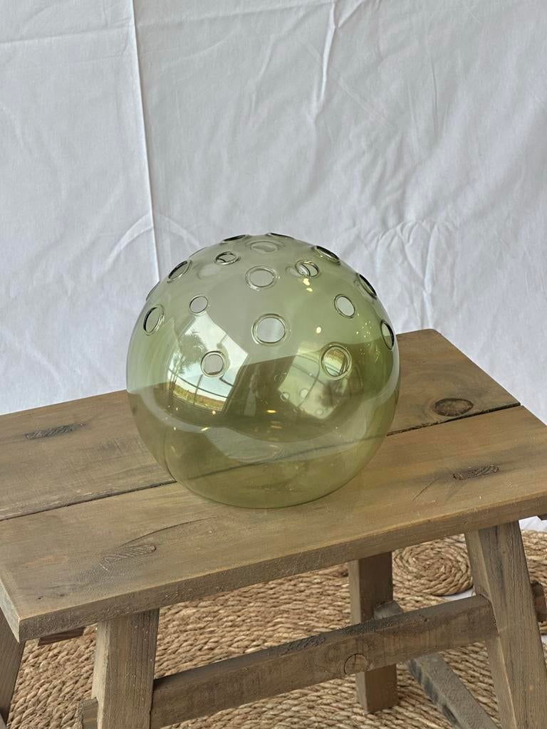 Decoratieve glazen vaas met gaten | Groen, Ophalen of Verzenden, Minder dan 50 cm, Groen, Glas