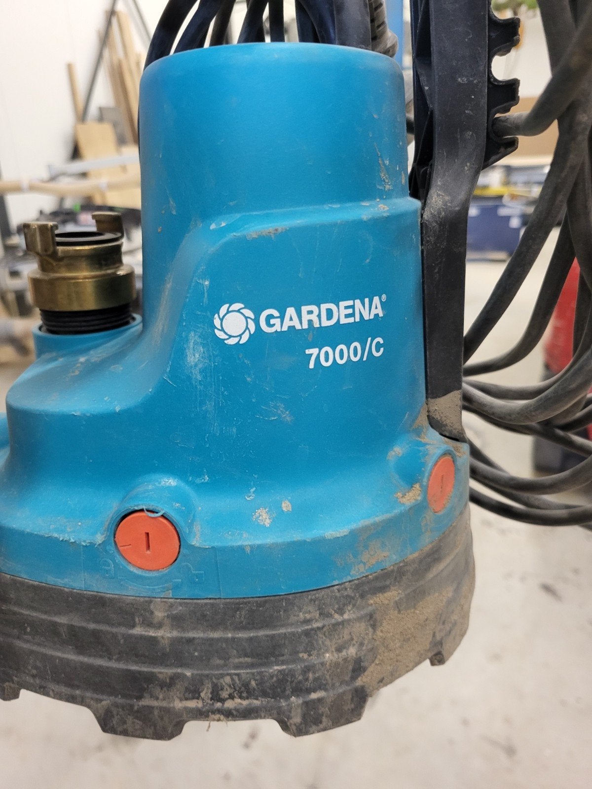 Gardena Dompelpomp 7000/C met 15m afvoerslang, Ophalen, Zo goed als nieuw, Elektrisch, Dompelpomp
