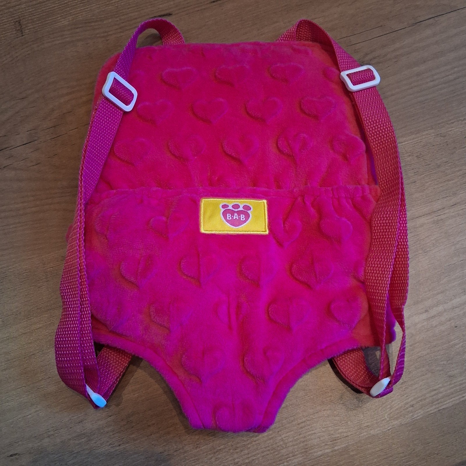 Originele Build-A-Bear draagzak met staartgaatje, Overige typen, Ophalen of Verzenden, Zo goed als nieuw, Met kleding of accessoire