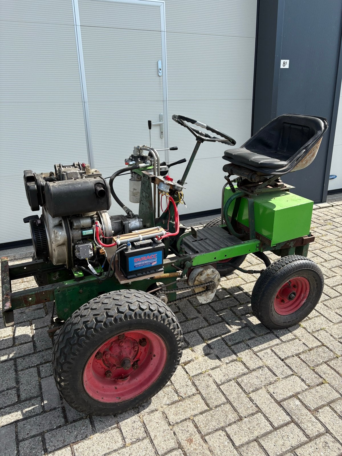 Compacte trekker met hydraulische aandrijving, Zakelijke goederen, Agrarisch | Tractoren, Gebruikt, Tot 2500, Tot 80 Pk, Ophalen