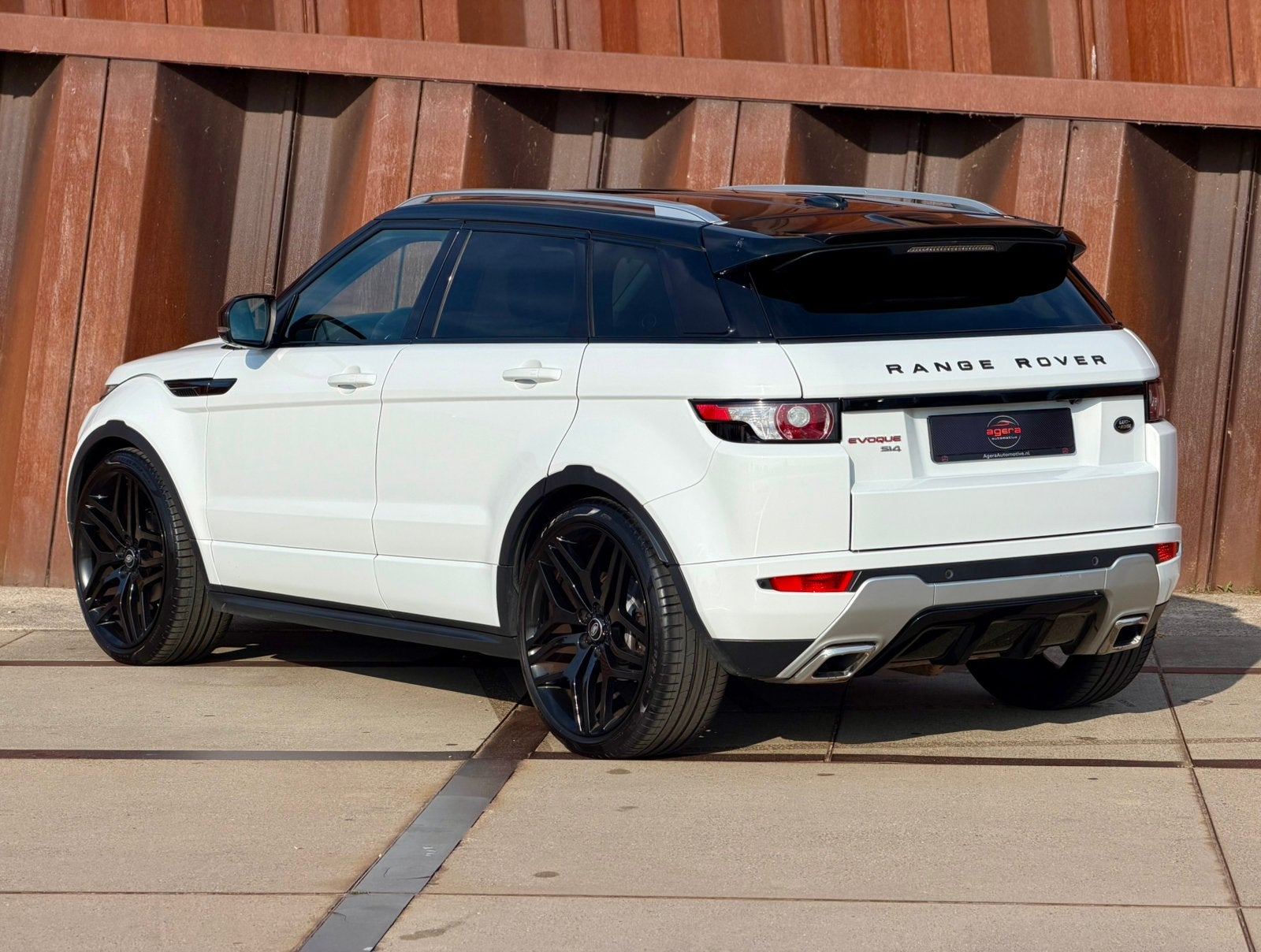 Land Rover Range Rover Evoque 2.0 SI4 4WD 22” Dynamic Prest., Automaat, 1800 kg, Zwart, Wit